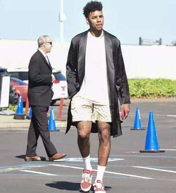 对年轻人的 对年轻人的